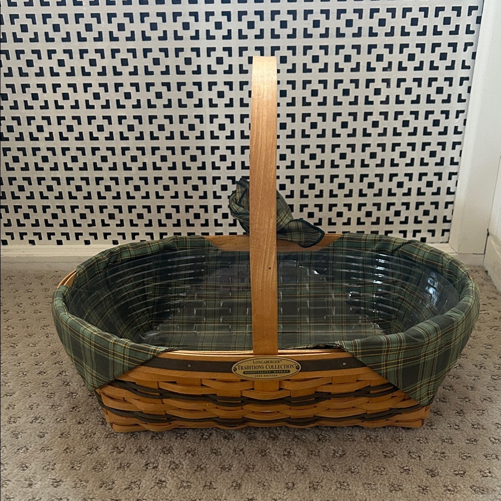 Vintage 1998 Longaberger Hospitality Basket with Green Plaid Lining